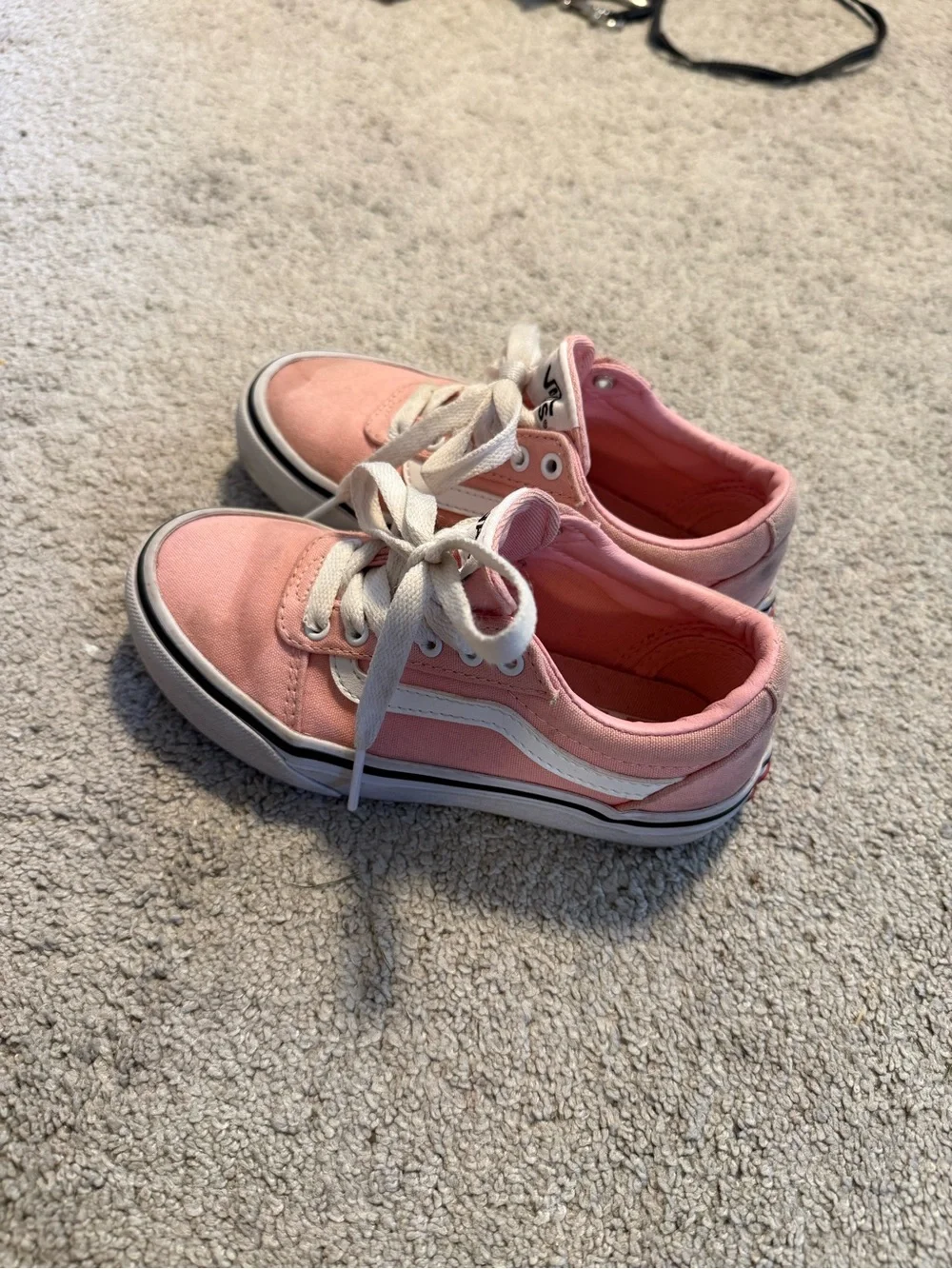 Vans Kids Low-Top Sneakers in Light Pink with White Stripe